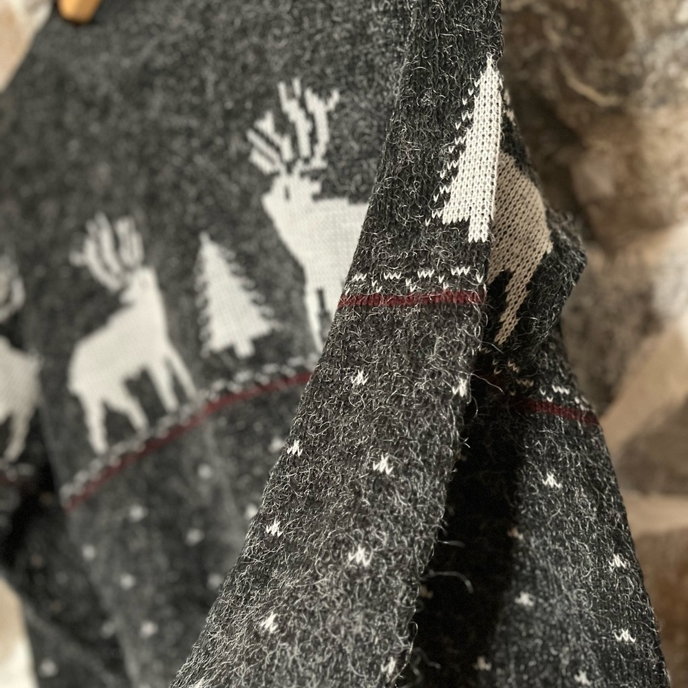 VINTAGE XMAS SWEATER